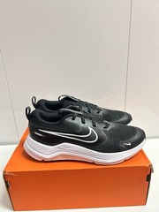 Nike Cosmic Runner GS Black White Mesh Unisex Kids Athletic Sneakers 6Y
