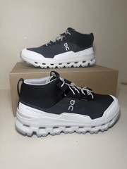 On Cloud Cloudhero Mid Waterproof Youth Size 4 Woman’s Size 5.5