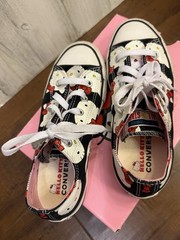 Hello Kitty x Converse Collab Kid’s Chuck Taylor Girls Size 13 Shoes Rare