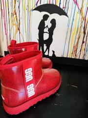 UGG Classic Clear Mini Kids Ankle Rain Boots Waterproof Red US 7 MPN 1113190