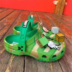 Minecraft Kids‘ Crocs: Meets Adventure!- LIMITED EDITION