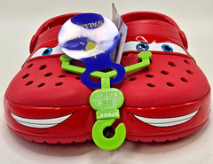 Crocs (w/Lights) Lightning McQueen Kid’s – Size C13 – Red *NEW*