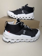 On Cloud Cloudhero Mid Waterproof Size 4 Youth 5.5 Wmn Black White 3YD30020299