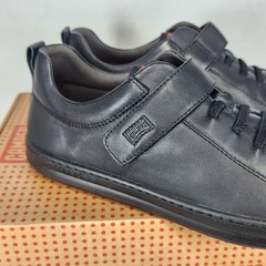 Size 3.5 Big Kids – Camper Runner Four Kids – Black Leather / Textile