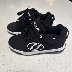 Heelys Size Youth 4 Black And White