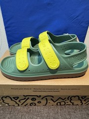 Native Shoes unisex-child Chase Size 6 Big Kid