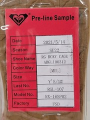 (Mismatched Color): Roxy Kids Rainbow Sandals Youth Size 1 Sample