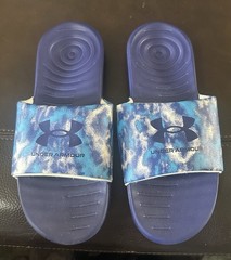 Under Armour Ignite Select Slides Kid’s Youth size 7Y Royal blue/camo