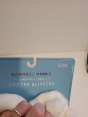 BARNES & NOBLE Sherpa Lined Polar Bear Critter Slippers Size S/M NWT’S Age 3-4 Y