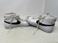 Size 6.5 (GS) – Nike Blazer Mid 77 White Black DA4086-100