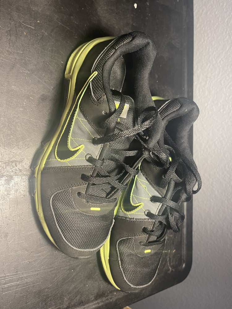 Nike TRun 5 Running Shoes, #443990-003, Black/neon Green US 6 Youth