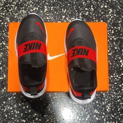 Nike Flex Runner 4 (GS) Kids Athletic Slip-On Black/Red/White 4.5Y