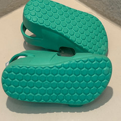 Cat & Jack Size 5 Strap Back Jelly Sandals Kelly Green Summer Beach Pool NWT