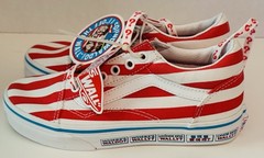 Vans Where’s Waldo Old Skool Red White Youth Size 2 Kids Shoes NWT