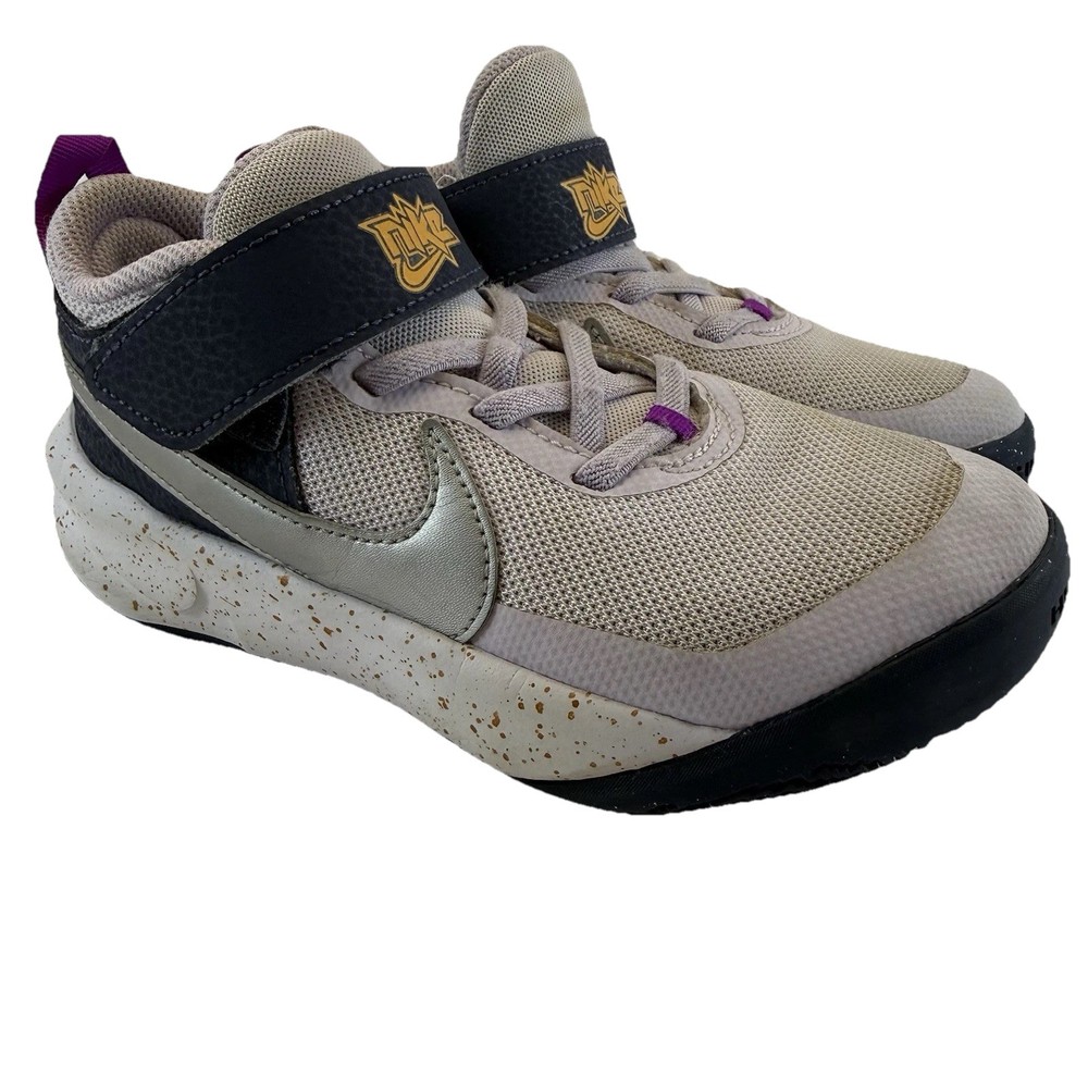 Nike Team Hustle Athletic Sneakers Kids 13C DQ8376-500 Gray Purple Mesh Strap