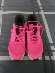 Nike Star Runner 2.0 Engineered For Speed Pink White Black U.S. Size 3.5Y