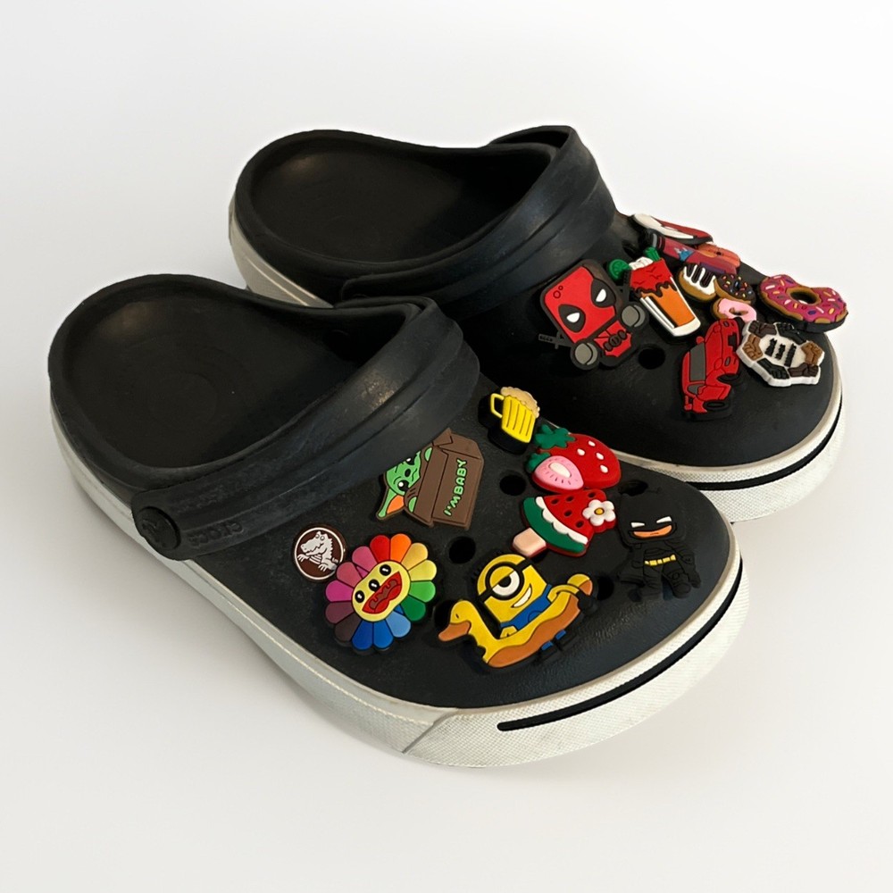 Juniors CROCS Shoes CROSBAND Black & White Slip On Clogs w/ Jibbitz Charms Sz J3