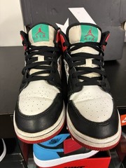 Air Jordan 1 Mid SE (GS) Size 7y White/University Red-Black DM1208 150