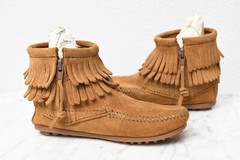 Minnetonka Double Fringe Side Zip Suede Tan Children’s Boots Sz 12