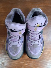 Nike Kyrie Infinity Mid Amethyst Wave Youth Size 1.5Y DD0332-500
