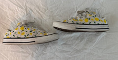 Converse Chuck Taylor kids Size US13 / EUR 31 Lemon Sneakers Shoes Low Top White