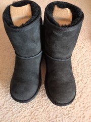 UGG Classic Shearling Boots Black With Box Worn Once Perfect Condition