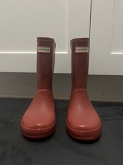 Hunter Kids First Classic Rubber Rain Boots Red US 10 EU 28 Mid-Calf