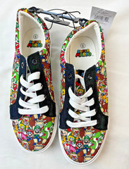 Official Nintendo Ground Up Super Mario Bros Shoes Youth size 6 Low Canvas NWT