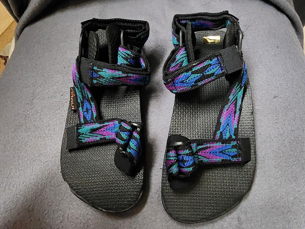 MAUI YOUTH SANDLES SIZE 5