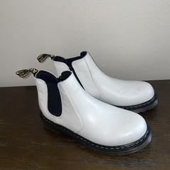NEW DEFECT Dr. Martens 2976 J Boot White Girls Size 4 Mens / 5 Ladies