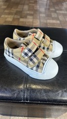 Kids Burberry Cndonguadon Sneakers Size 26 ( Size us 9.5 kids )