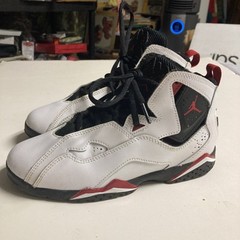 Nike Air Jordan True Flight GS Lifestyle White Red Black 343796-100 2.5Y EUC YTH