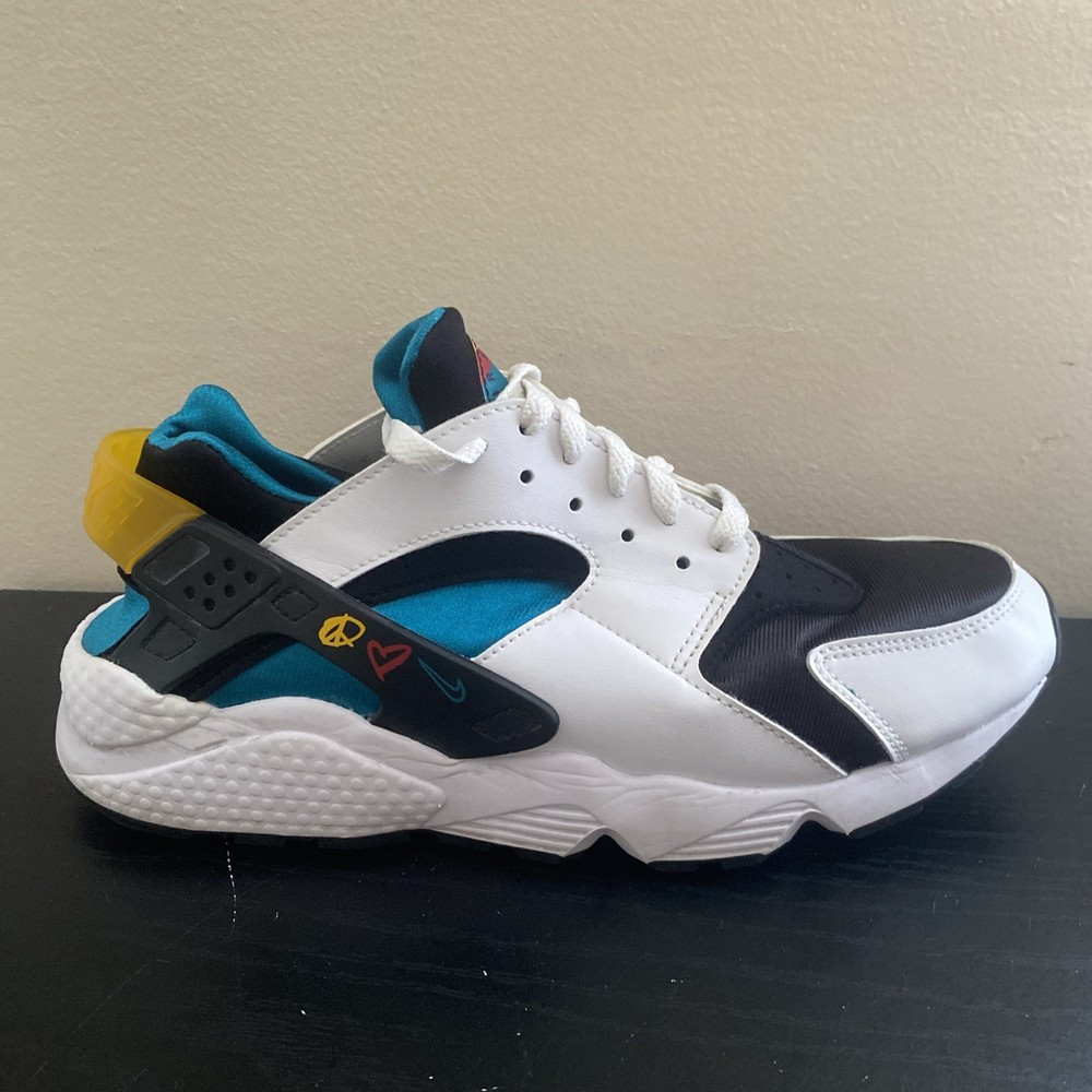 Nike Huarache Run GS Peace Love Edition Size 9.5 DM8156-100