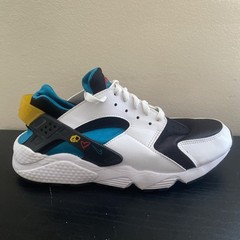 Nike Huarache Run GS Peace Love Edition Size 9.5 DM8156-100
