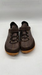 Merrell Brown Espresso Brown Leather Satsuma Shoes size 5.5 youth