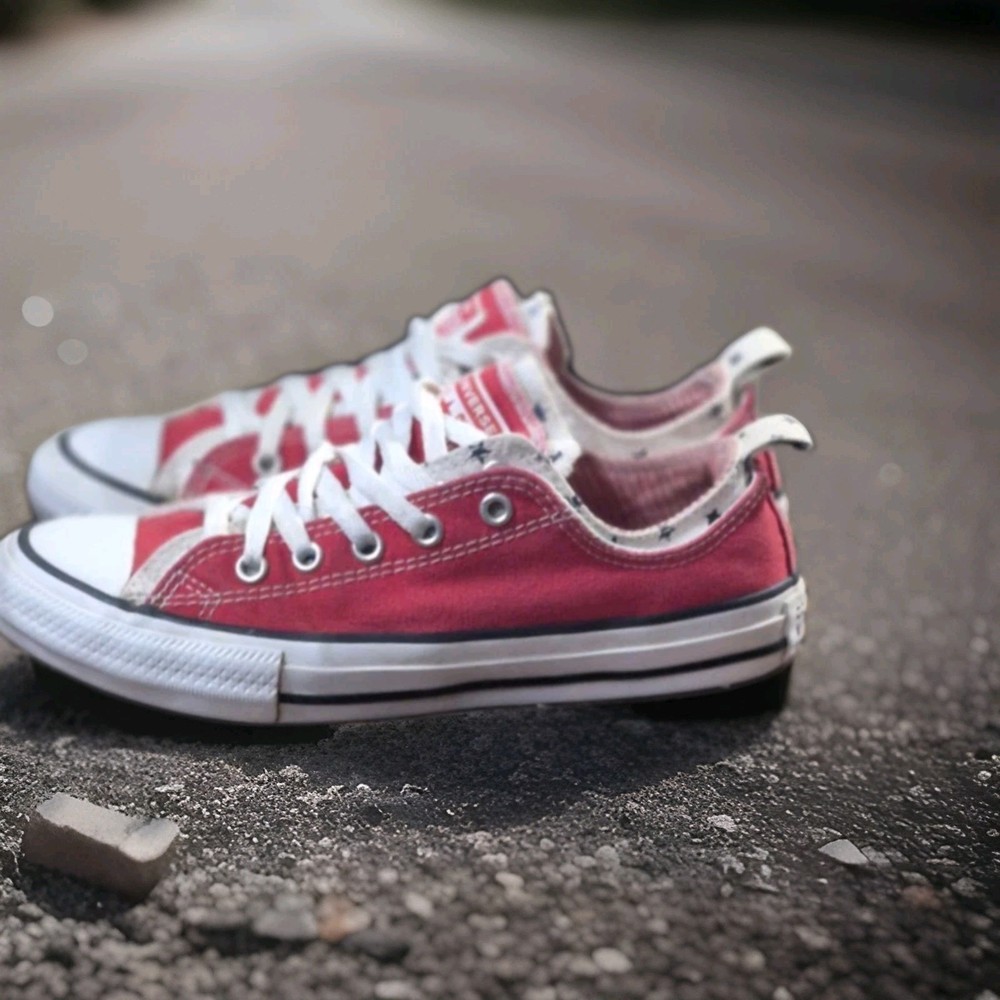 Converse All Star~Classic Low Top Double Tongue w/ Stars Sneakers Girls Size 4
