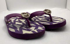 CHIC MICHAEL KORS MONOGRAM LOGO KIDS SANDALS! (SIZE 3-4Y)