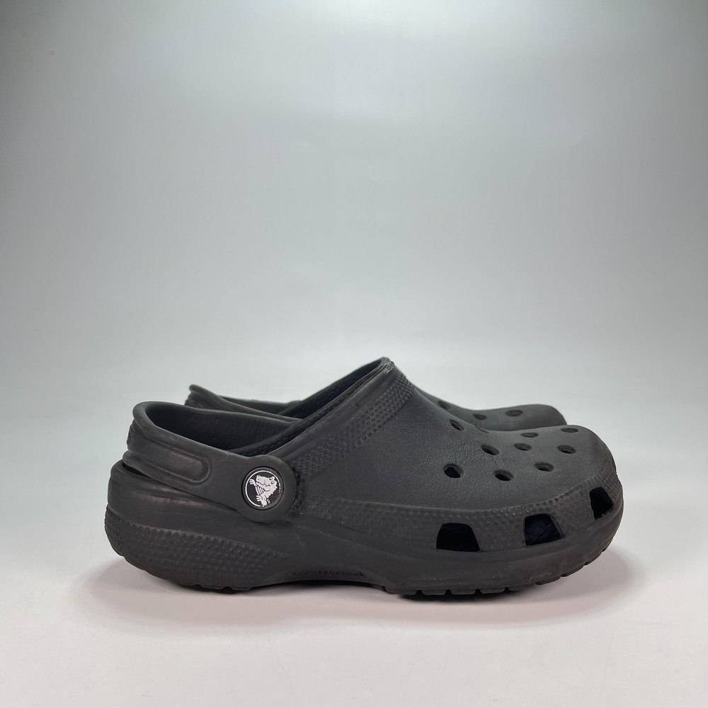 Crocs Classic Clogs Black Lightweight Comfort Casual Slip On Shoes Youth Size 2
