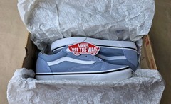 Vans Old Skool Junior Size 5.5, Ashley Blue. New In Box.