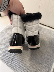 Totes Unisex Kids Snow Boot White Black Lace Up Faux Fur Snowflake Pattern