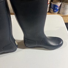 Hunter Original Kids Rain Boots us 3 used and has some wear