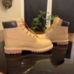 TB0A6BETA3K Timbs Premium 6″ Waterproof Patent Leather Boots women/Kids Size6