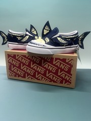 Slip On V Shark X-Ray Toddler Authentic Vans Shoes – Size 5.5 (Glow In The Dark)