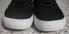 Adidas Neo Cut Black/White kids Kicks Shoes Size 2 UNISEX