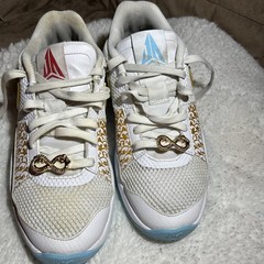 Nike JA1 JA Morant Chinese New Year White Gold Sneakers Size 5.5 Y FZ8327-103