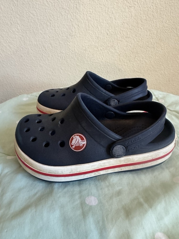 Crocs Classic Unisex Kids Clogs – Size 8/9 Navy Blue