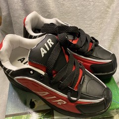 Air Wave Size 4 Wheel Roller Shoes, Black and Red, New In Box