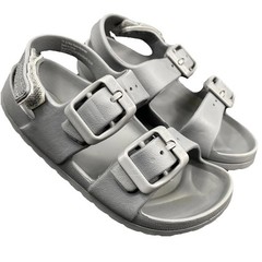 CAT & JACK GRAY ￼GLADIATOR SANDALS SIZE 11 Gray