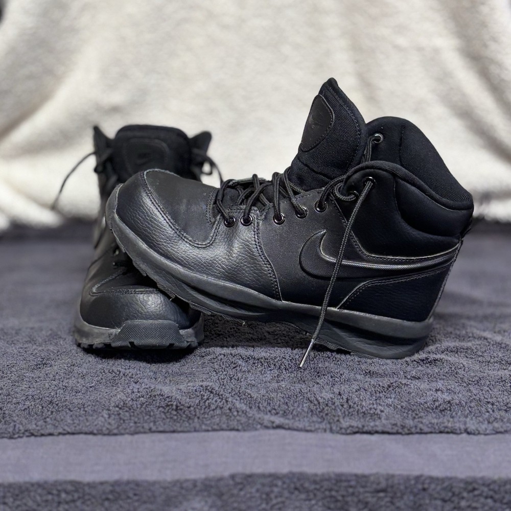 Nike Manoa’17 Size 5.5y Leather Boots Triple Black (HF0750 001) Hiking Camping