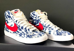 Nike Blazer Mid ’77 Vintage Tye-Dye, Red White & Blue Sneakers Size 6.5